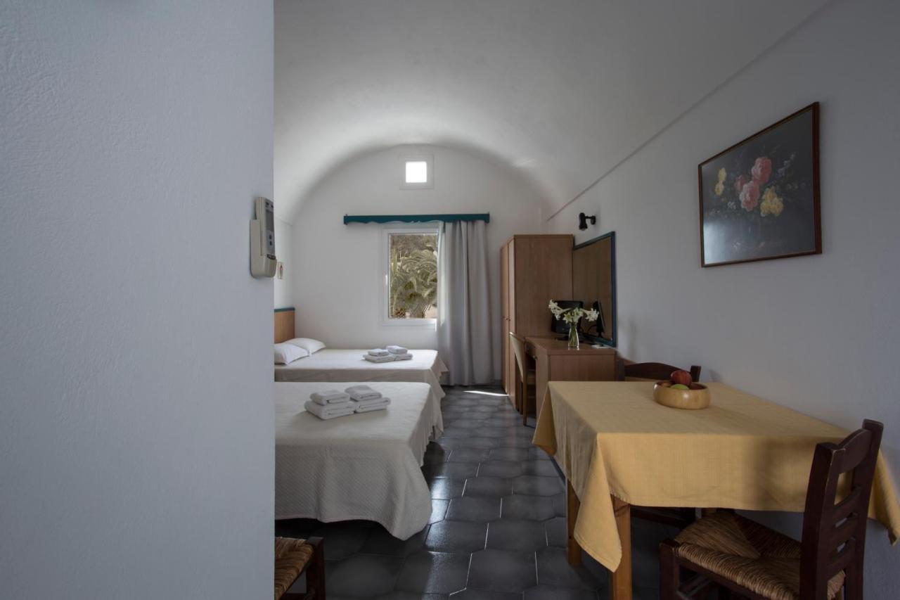 Sunrise Studios In Perissa Bagian luar foto