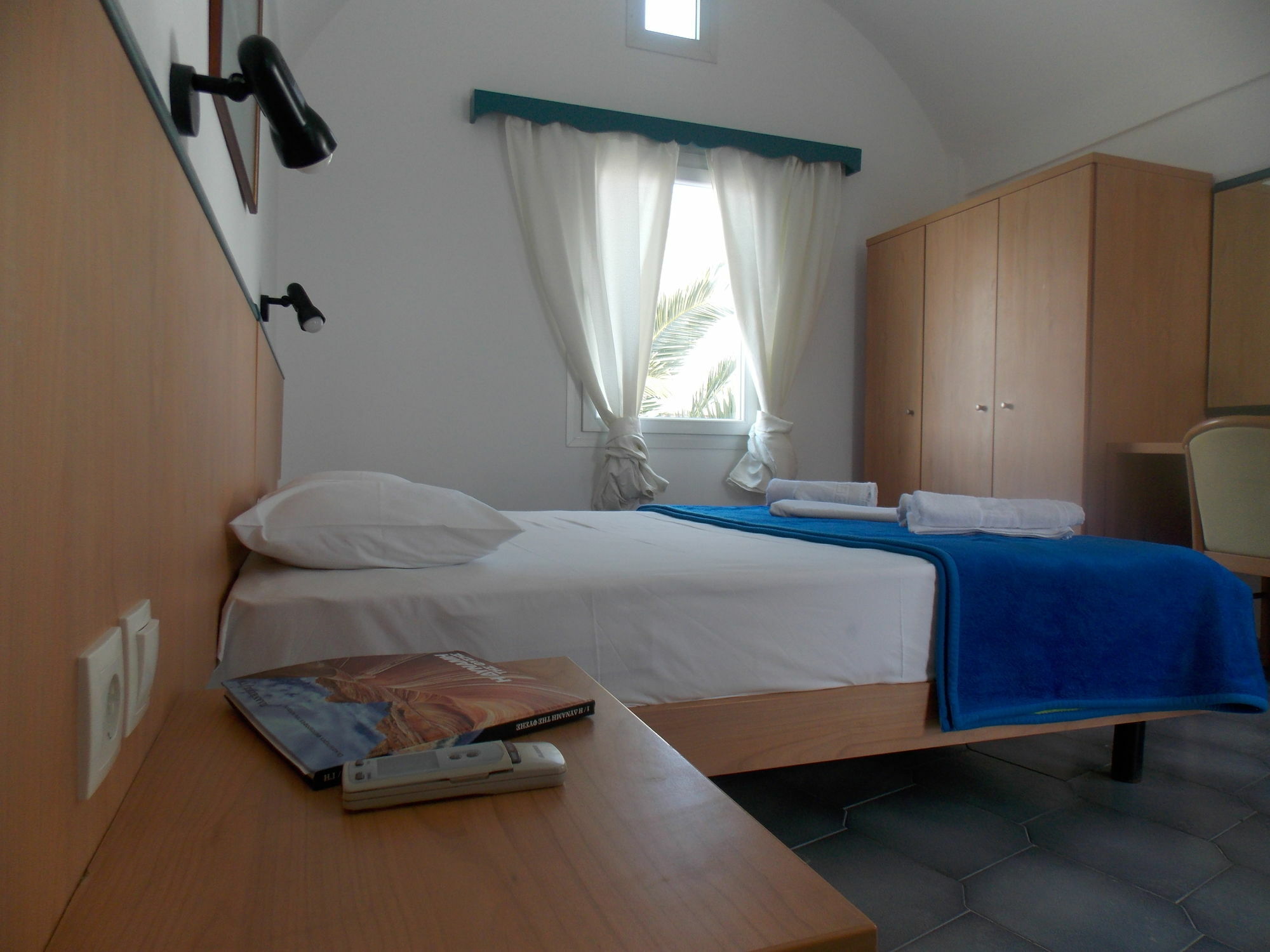 Sunrise Studios In Perissa Bagian luar foto