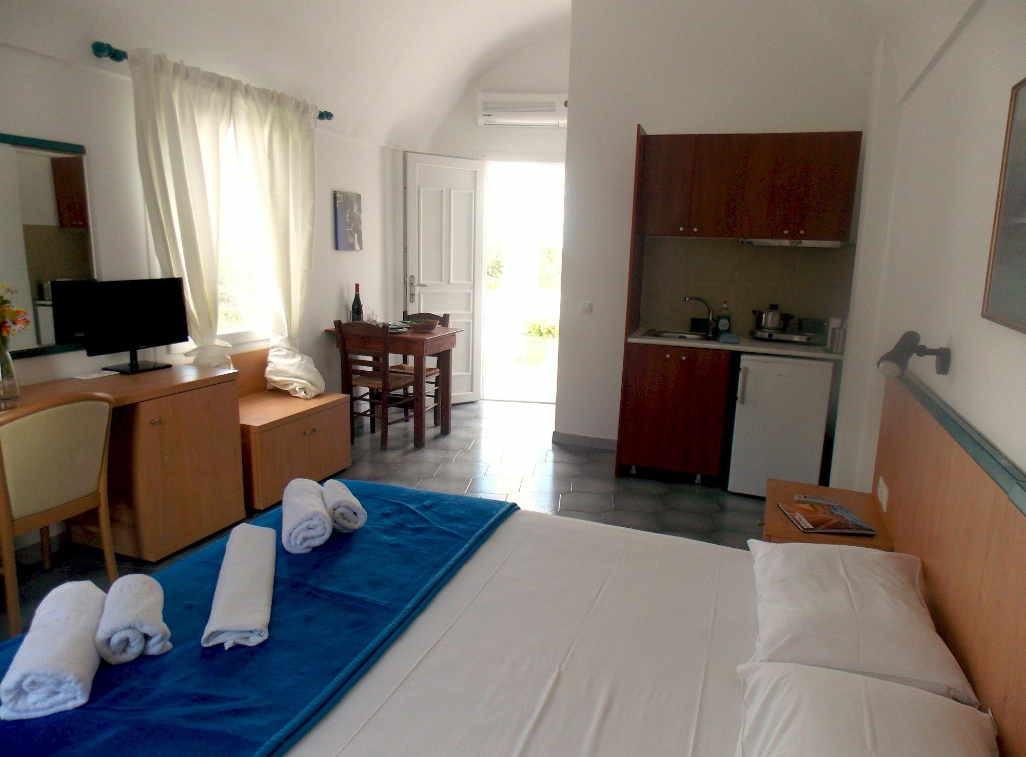 Sunrise Studios In Perissa Bagian luar foto